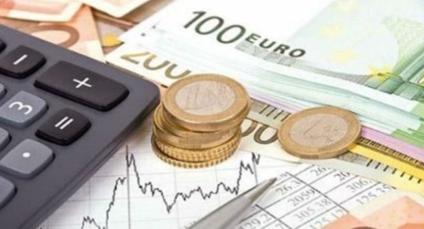 Ελεύθεροι επαγγελματίες: Kοντά στα 1000 ευρώ ο φόρος